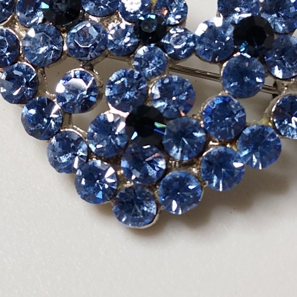 Blue Glass And Metal Heart With Flowers Brooch - Picture 9 of 14